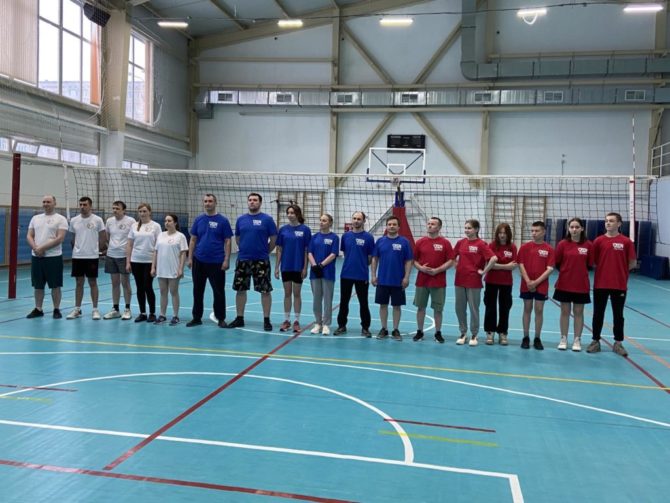 В физкультурно-оздоровительном центре г.Соликамска состоялся волейбольный турнир, приуроченный к Году семьи